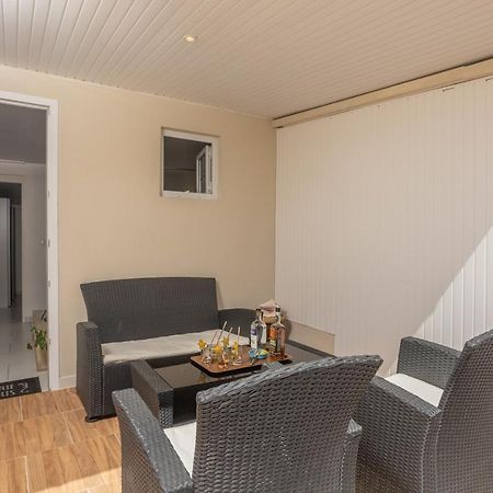 Alpinia - Appt Avec Piscine Partagee Apartment Saint-Pierre Екстериор снимка