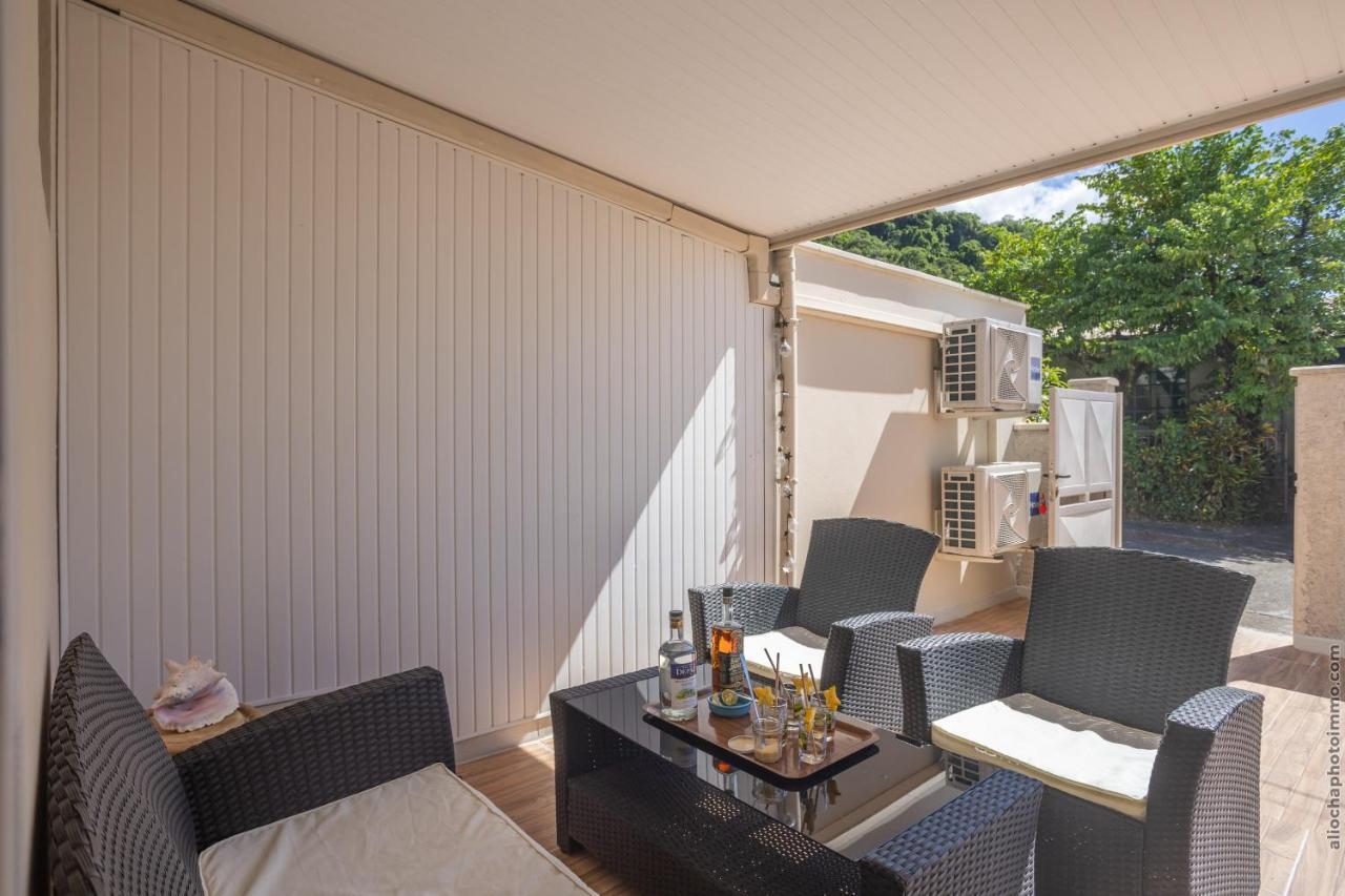 Alpinia - Appt Avec Piscine Partagee Apartment Saint-Pierre Екстериор снимка